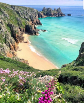 Cosy quiet cottage in Cornwall close to the coast